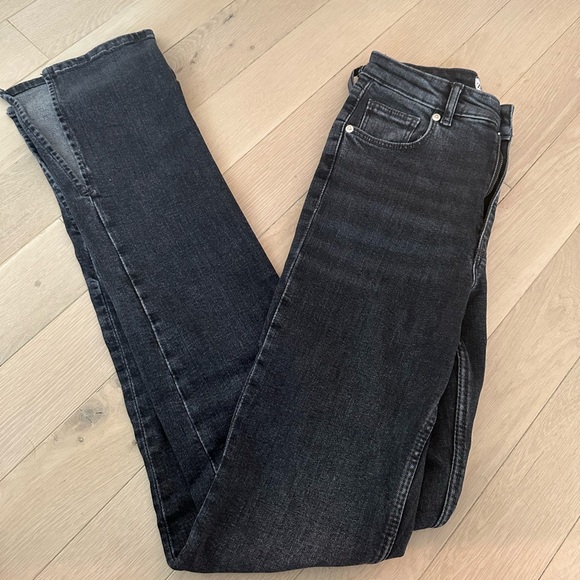 Zara Dark Gray Slit Jeans Size 4 - Picture 2 of 4
